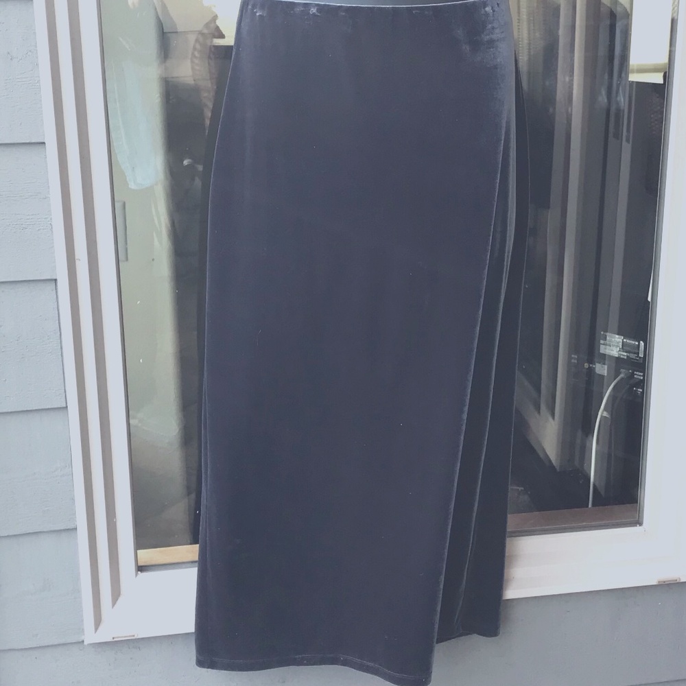 Ann Taylor long silver-gray velvet skirt, LP